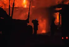 Massive fire erupts at Surat’s historic Bombay market ahead of Navratri