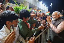 PM Modi meets Indian diaspora in Qatar, says ‘grateful’ to community