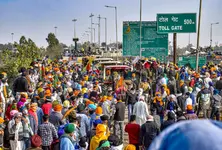 Samyukta Kisan Morcha to hold tractor march, 'mahapanchayat' in Delhi